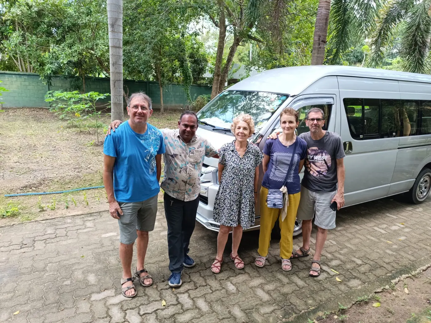 Reisebus für Gruppenreise Sri Lanka